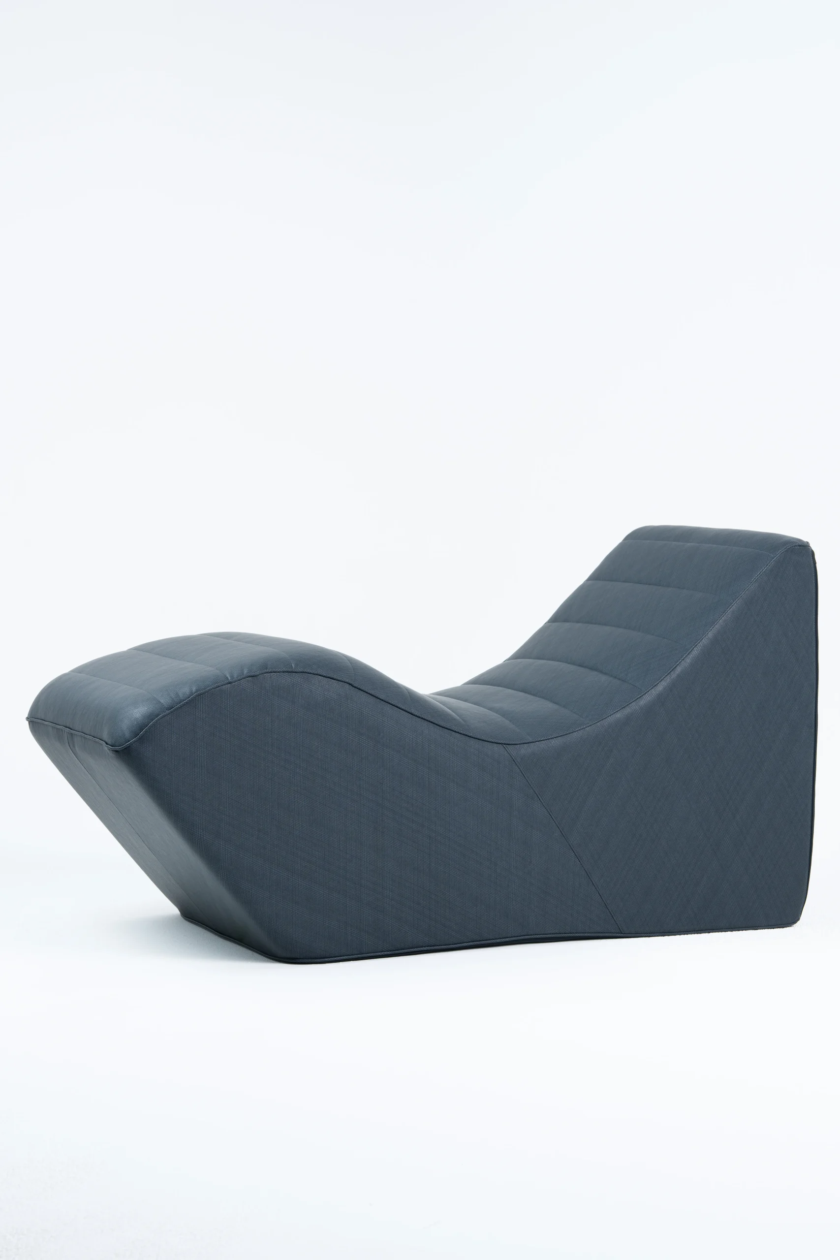 Z-Grav Lounger - Image 2