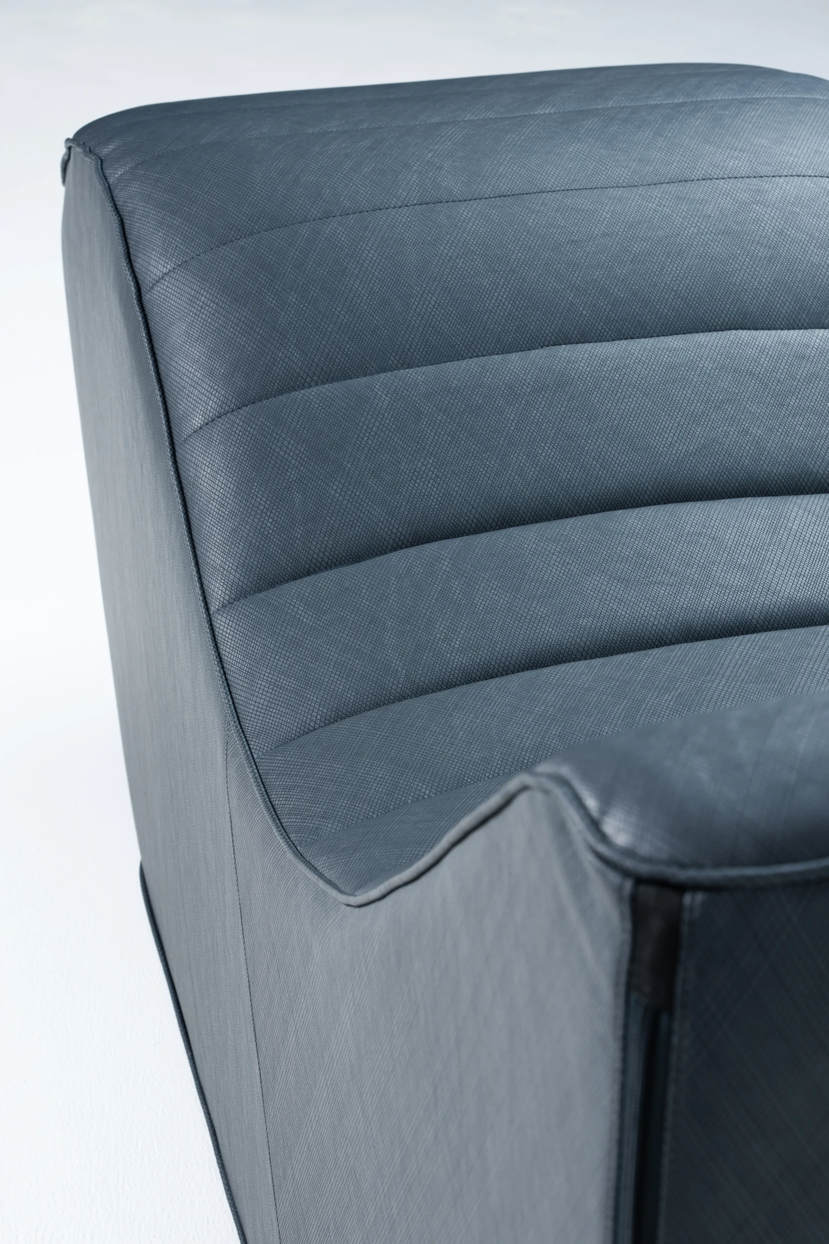 Z-Grav Lounger - Image 4